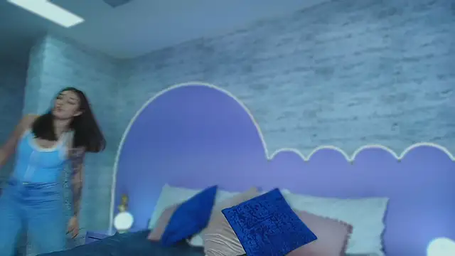 Giaa Ross online show from March 31, 7:36 pm