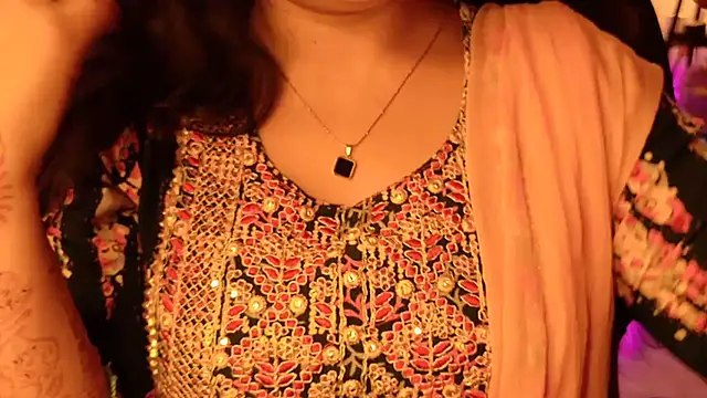 Spice-Summi online show from August 2, 11:08 pm