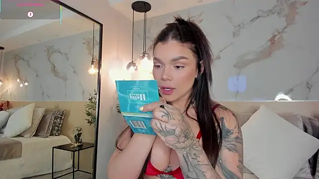 LeaThompson online show from January 31, 11:36 pm