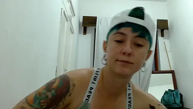 tomboyblue online show from February 10, 11:19 pm