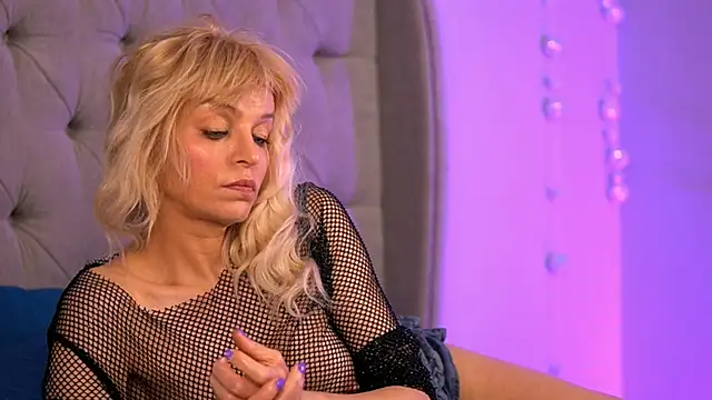 BritneyHudson online show from March 20, 6:18 am