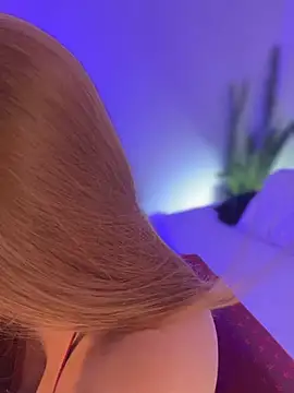 Amber Martins  online show from April 15, 1:28 am