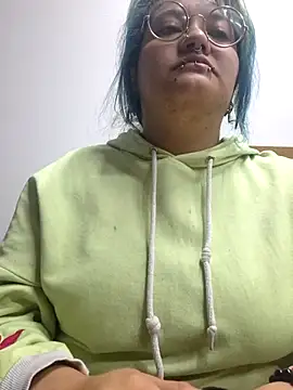 lucky-leah online show from April 18, 4:15 am