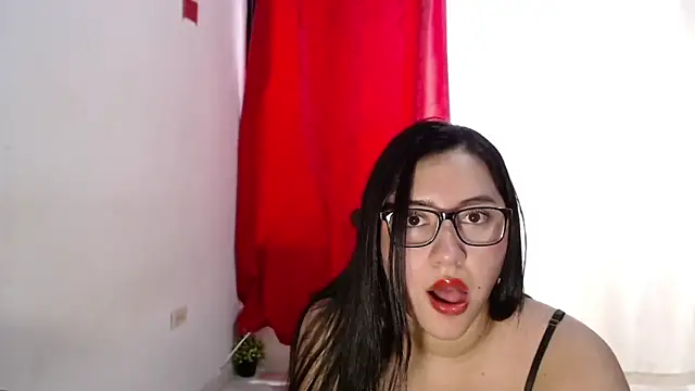 LuciaTomson online show from July 1, 7:13 pm