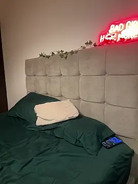 haileyhope  online show from March 30, 9:03 pm