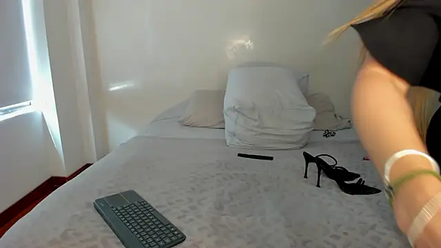 melisa ferretti online show from February 4, 6:11 pm