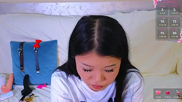Tina Kim  online show from July 28, 12:48 pm
