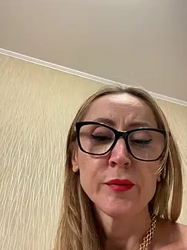 LauraDavis online show from July 28, 4:27 pm