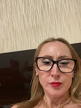 LauraDavis online show from July 28, 4:39 pm