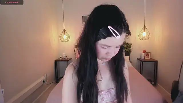 Lil Amelie online show from June 24, 9:30 am
