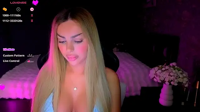 babyleilaa online show from April 8, 8:55 pm