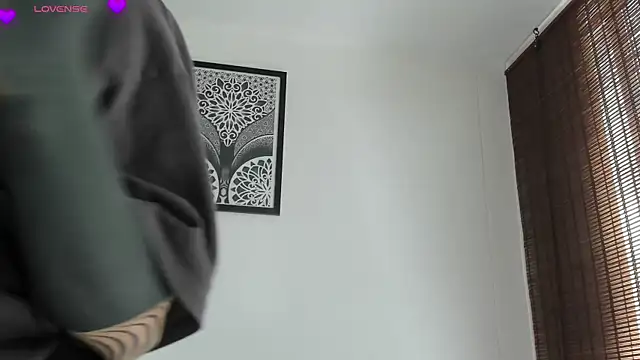 VeronicaTonu online show from April 2, 2:47 pm