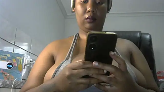 NippleMilkXx online show from April 17, 6:59 am