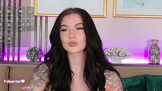 CarolinePrescott online show from March 22, 8:37 pm