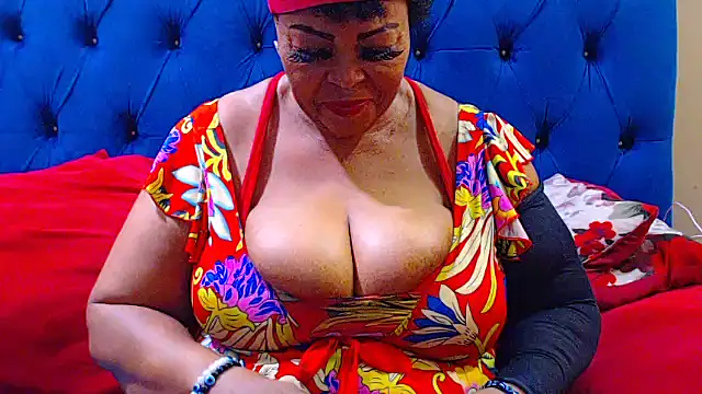 ebonycandy10 online show from April 14, 9:53 am