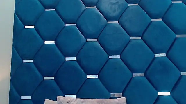 ThaniaJones online show from April 2, 1:41 pm