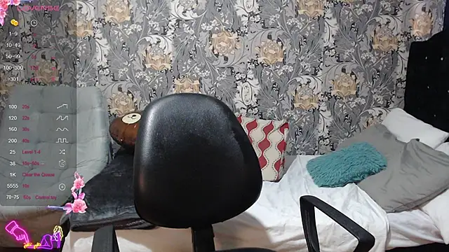 pretty cristal69 online show from June 14, 7:47 pm