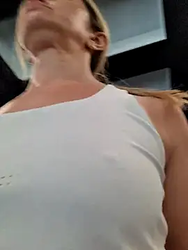 Miss    Mia  online show from March 18, 11:59 am