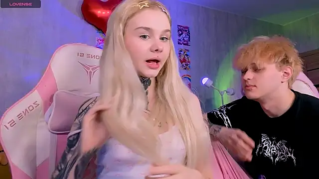 Britney Lynch online show from February 20, 7:04 pm