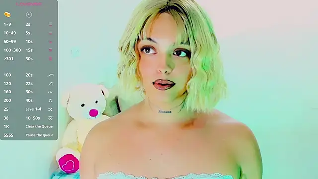 Emmaa Saenz  online show from March 18, 11:21 pm