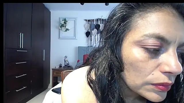 Lust Mom41 online show from November 22, 12:30 pm