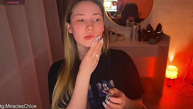 ChloeMillerMeow online show from April 15, 7:25 pm