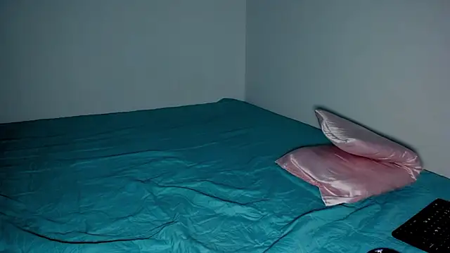 Lauren A online show from February 9, 11:29 pm