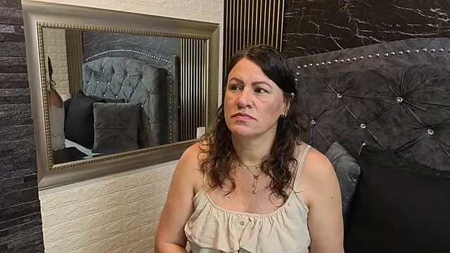 charlotte  G online show from March 12, 10:51 am