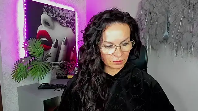 HelenLuxx online show from April 23, 3:14 pm