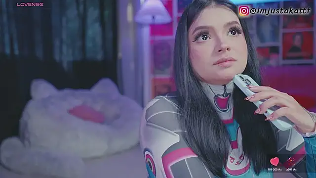 sensualkattt online show from March 15, 3:03 pm