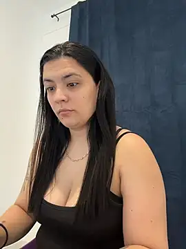 LuciaLoca online show from February 26, 8:35 am