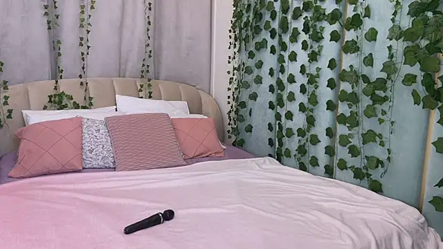 Love is Lola online show from March 13, 12:23 am