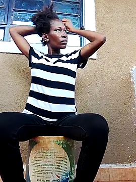 LOVELY-2BERRY online show from April 17, 1:24 pm