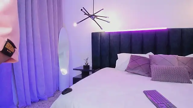 alaia7h online show from April 21, 7:43 pm