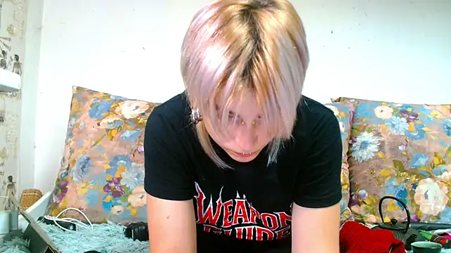Sophie Bell online show from June 26, 7:59 pm