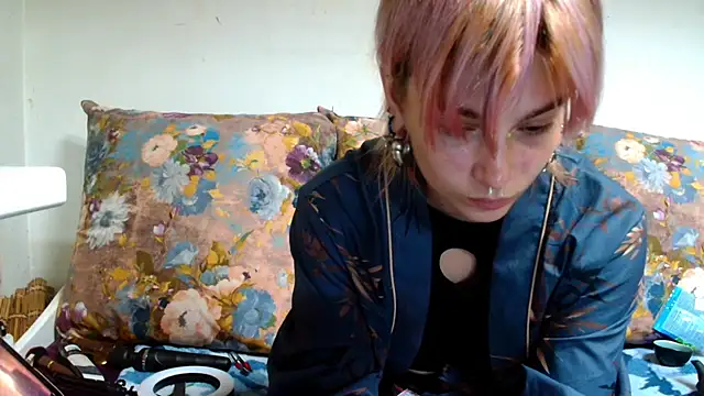 Sophie Bell online show from July 14, 7:07 pm
