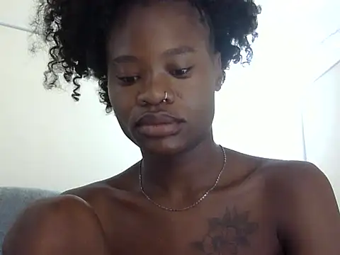 sweetblackbeauty001 online show from April 13, 5:52 am