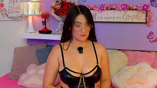 ChloeRem online show from March 29, 1:15 am