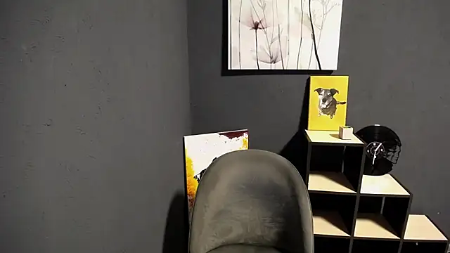 lady olivia  online show from March 13, 1:45 pm