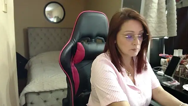 Carol Scottt online show from April 9, 9:31 pm