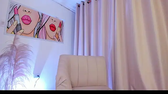 SkiinnyAna online show from February 28, 8:19 pm