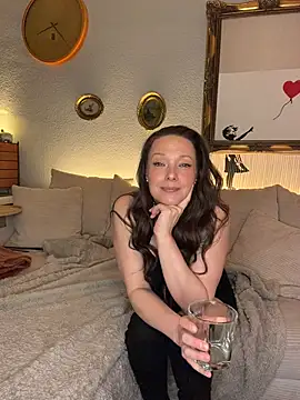 Sub-Mila online show from April 3, 6:28 pm