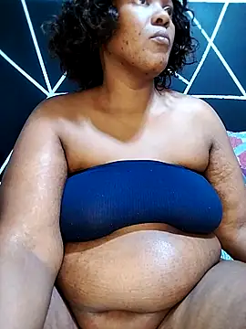 YummyChocolatexx2 online show from March 19, 12:15 am