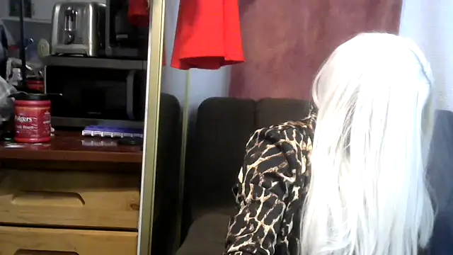 SassyCrystal77 online show from July 30, 7:09 am
