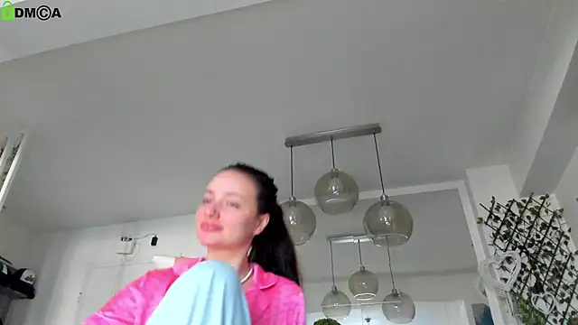 IreneVON online show from April 17, 4:36 am