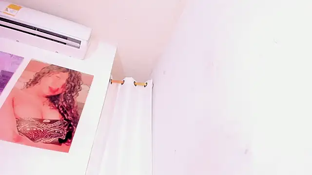 MiaKirshner online show from April 2, 3:20 pm