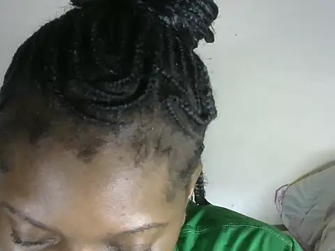 Pretty-emmie online show from October 28, 5:35 am