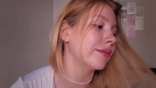 HoneyAudrey online show from August 9, 2:41 am