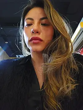 Karen San Miguel online show from March 18, 10:15 pm