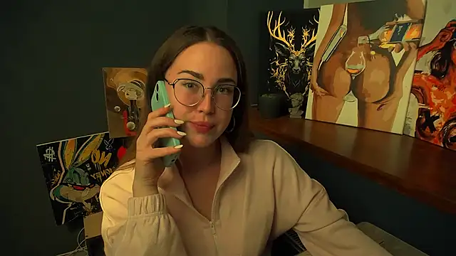 luxie milady online show from April 17, 1:13 pm